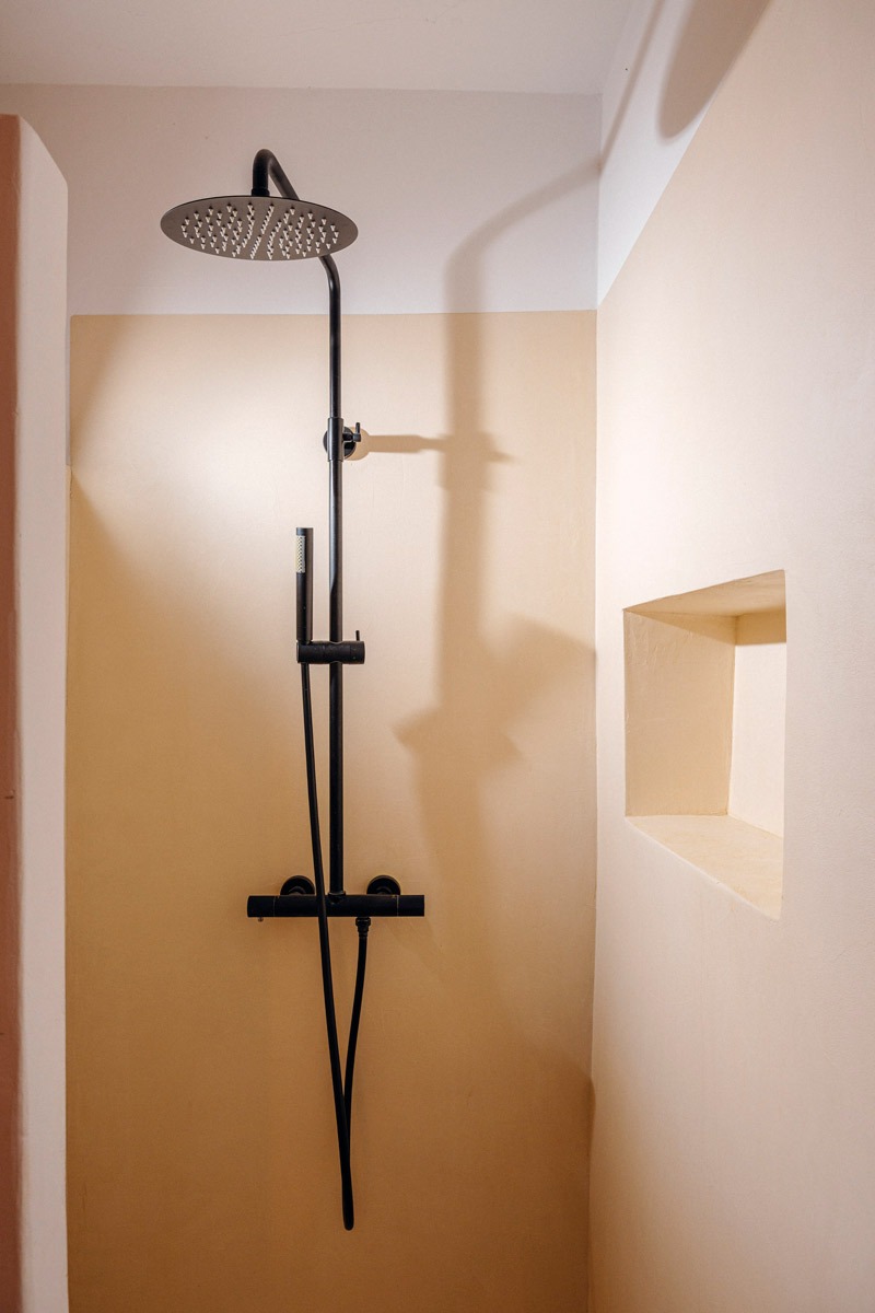 douche beton cire alpilles