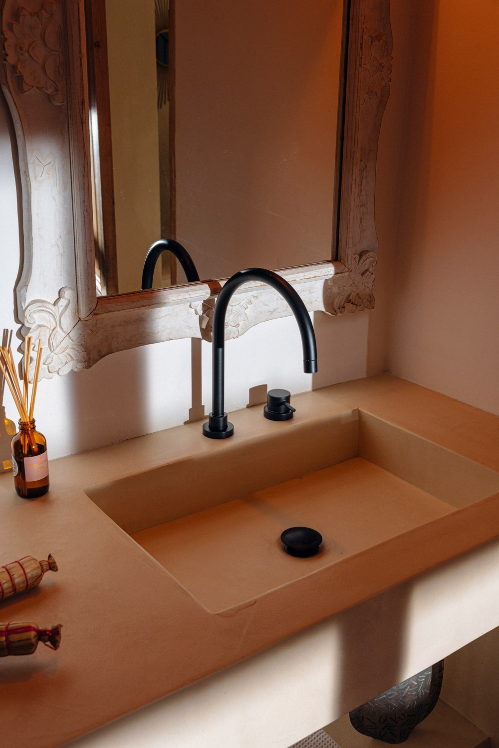 lavabo salle de bain beton cire luberon